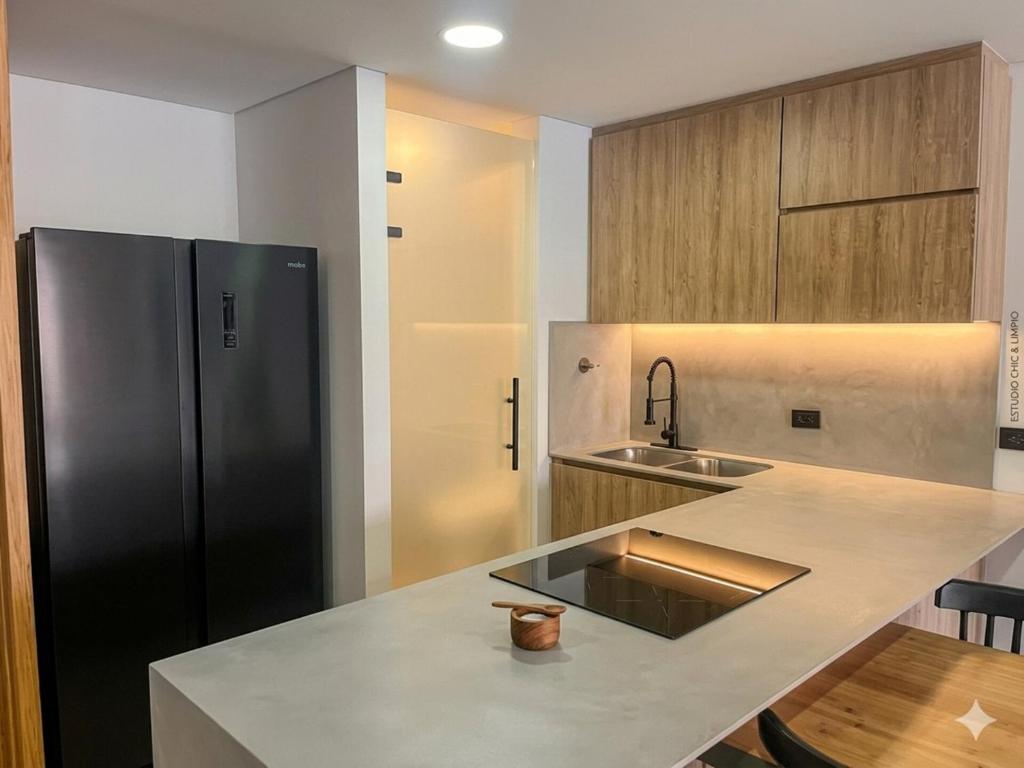 Modern Apartment with Balcony | Near El Poblado - 5