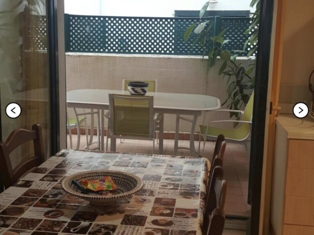 LETS HOLIDAYS Nice Apartment with 2 Terraces - 4