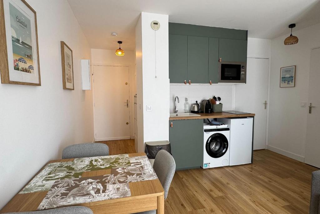 Renovated apt with view & parking in Cabourg - 2