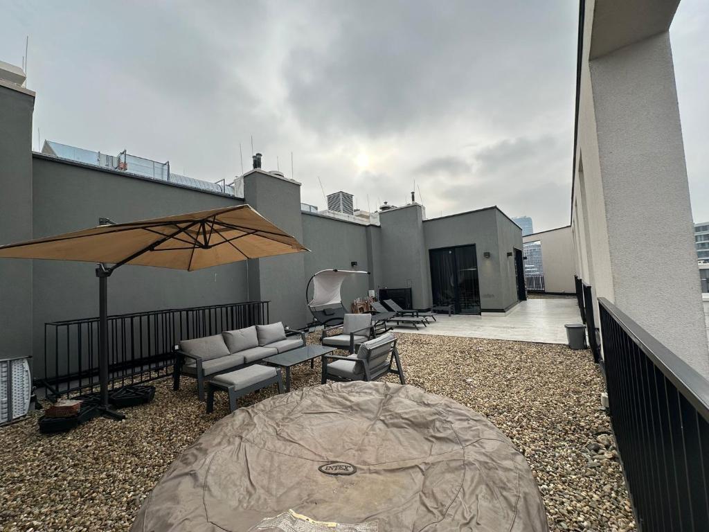 BW Metropolitan Penthouse with River View - 5