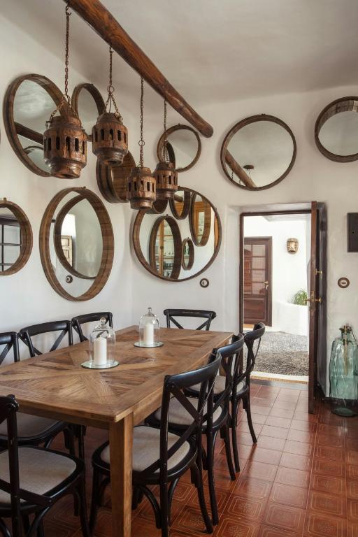 18Th-Century Villa With Ocean Views In Lanzarote - 3