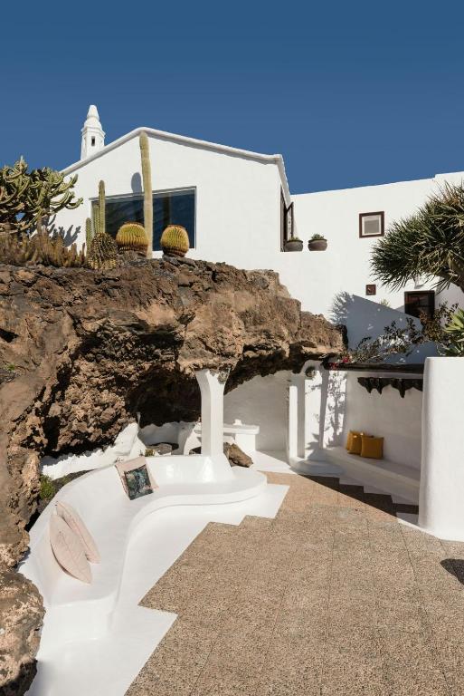 18Th-Century Villa With Ocean Views In Lanzarote - 5