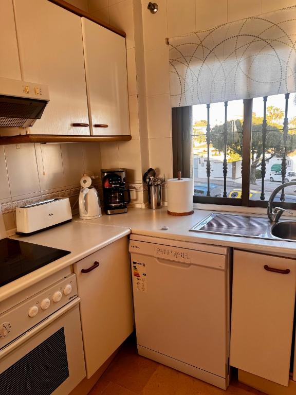 Cozy and inexpensive apartments nearly sea,tennis,bars and other - 4