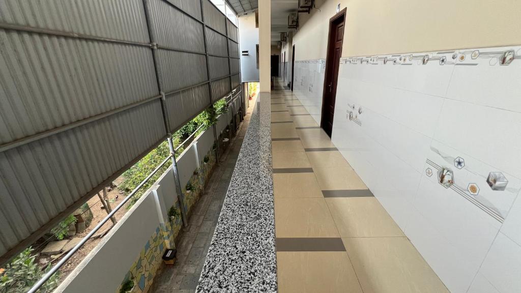 Khách sạn Lạc Hồng