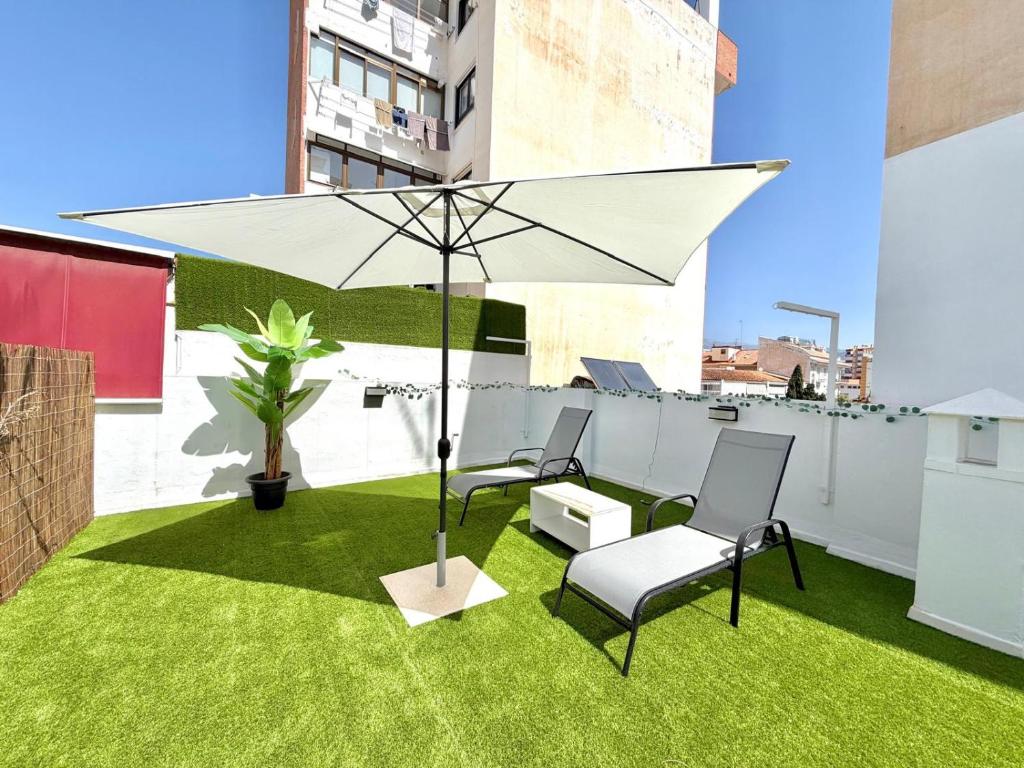 Terrasol magnifico atico duplex en el centro de Torre del Mar sin ascensor - 1