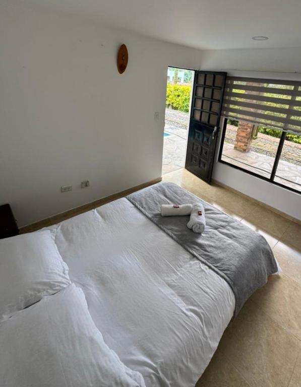 Piscina Privada, Zona parrillas, 8 min del Pueblo, Parqueadero Cubierto - 4