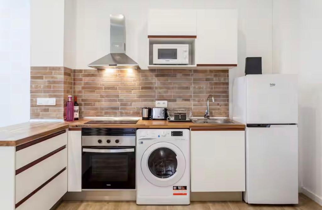 Cozy apartment with terrace next to Turia Gardens - 4