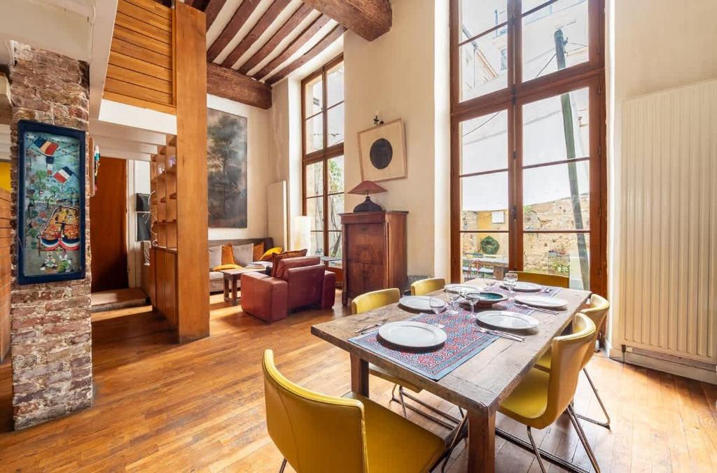 Le Marais - Private 3BR House with Terrace - 3