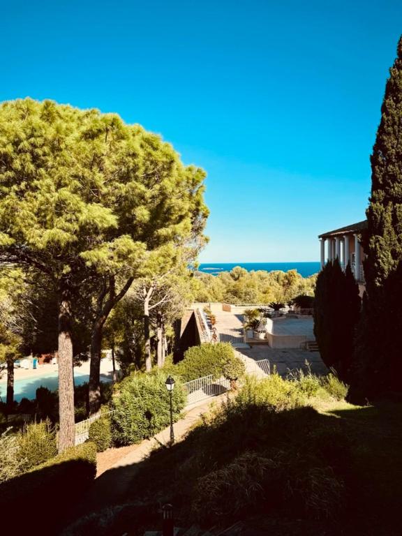 Magnifique F2 climatisé de 42m2 Vue Sur la mer et la piscine Réf K1 203 - 2
