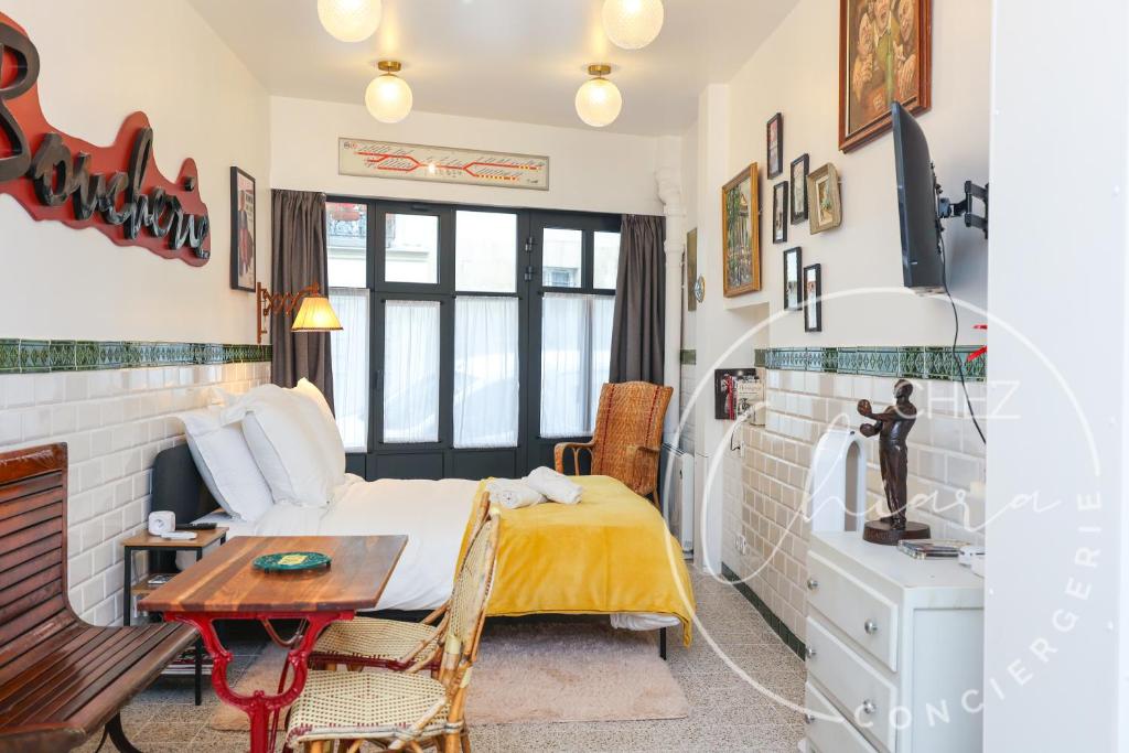 Paris Retro Bistro Escape Authentic & Cozy - 2