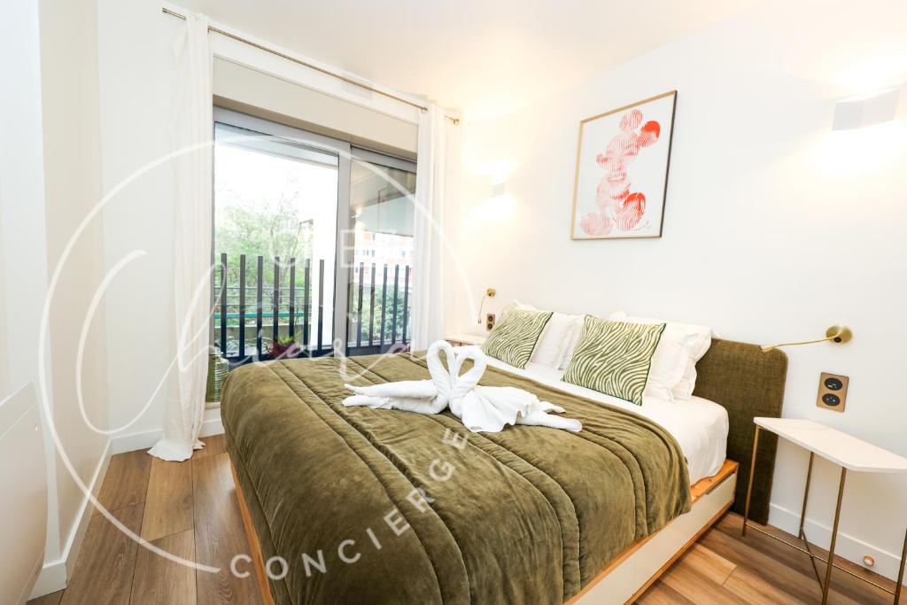 Modern Parisian Apartment - near Eiffel Tower - 2