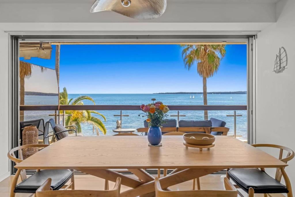 Ref 2060- Cannes Appartement pied dans l'eau 3 pièces vue mer - 5