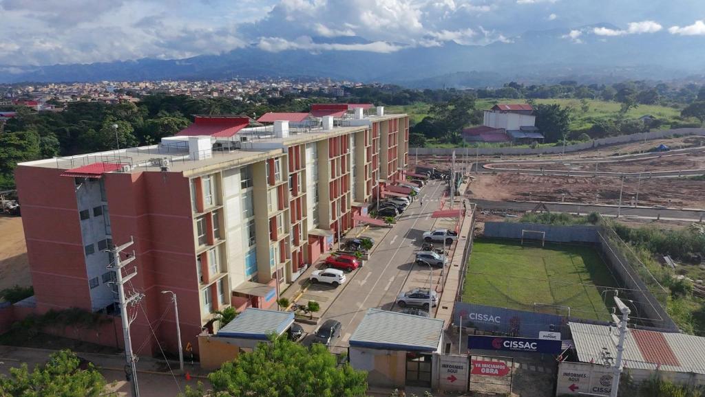 Spacious and Comfortable Apartment with Parking - 2