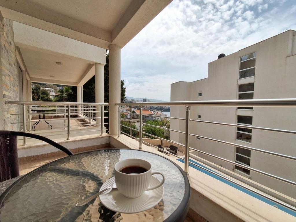 Coastal Apartment with Terrace & Pool - 4