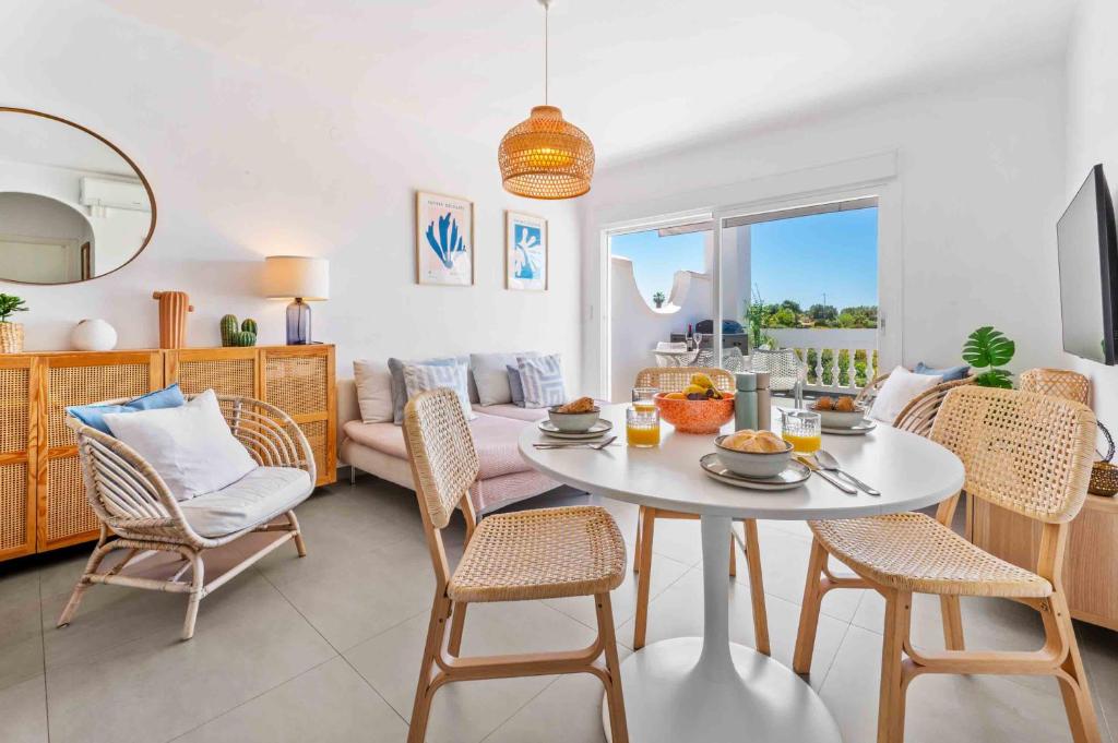 Las Palmas 8b Oasis Properties - 3