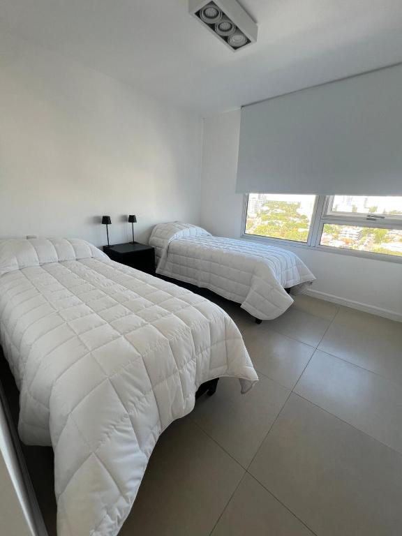 Apartment overlooking Mansa Beach - 4