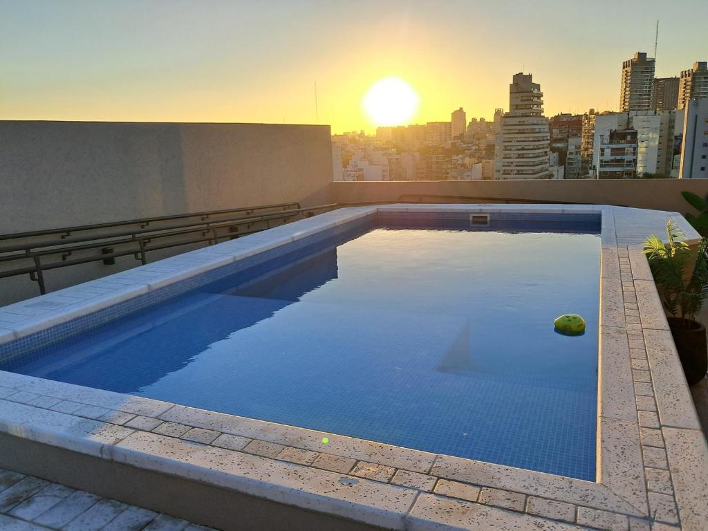 Palermo Soho Premium Suite | Balcony & Amenities - 2
