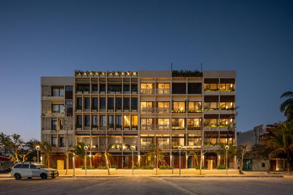 Donceles Plaza - 1