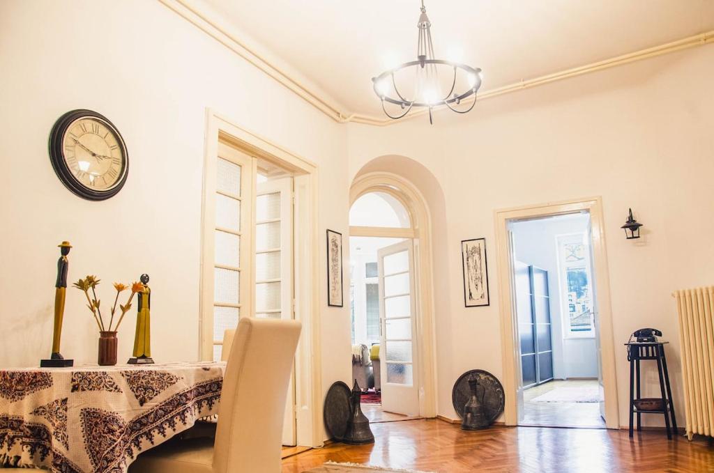 Engadin Old Fashion 2BDR in City Center - 3