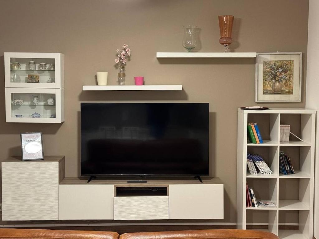 Elegant Flat near Fiera - Free WiFi Check-in 24-7 - 1