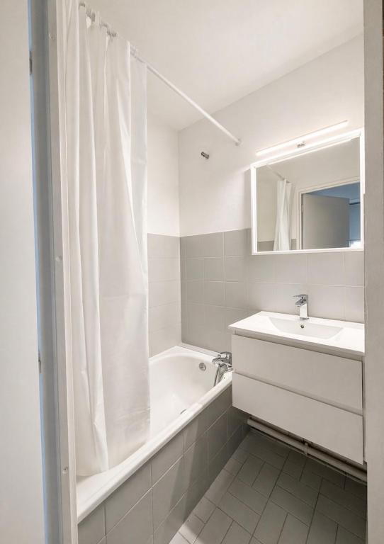T2 100m plage vue dégagée parking privé 4per - 5