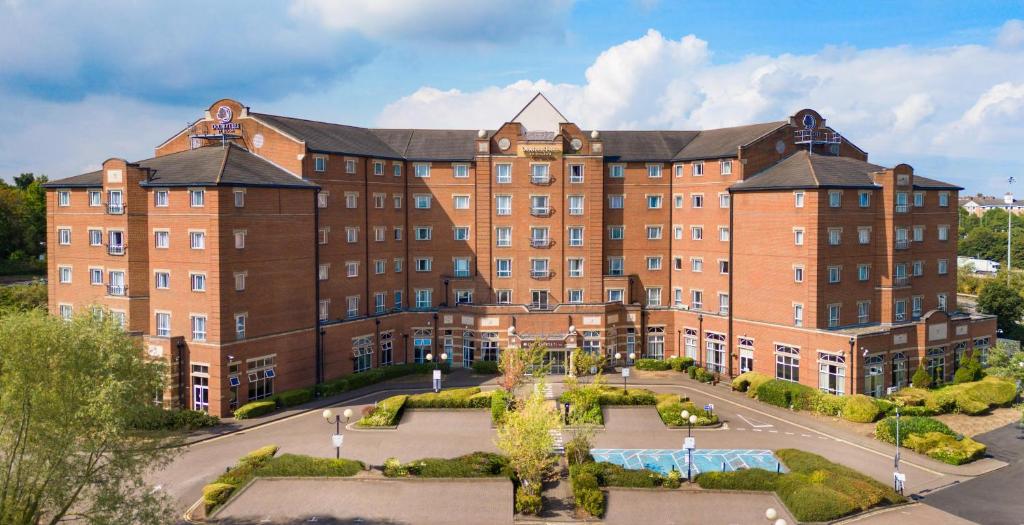 Doubletree by Hilton Dartford Bridge 外観