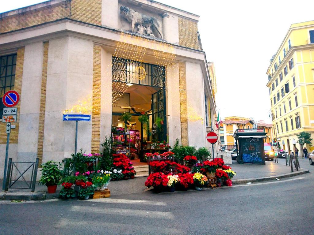 Shops, B&B San Michele a Porta Pia in Rome