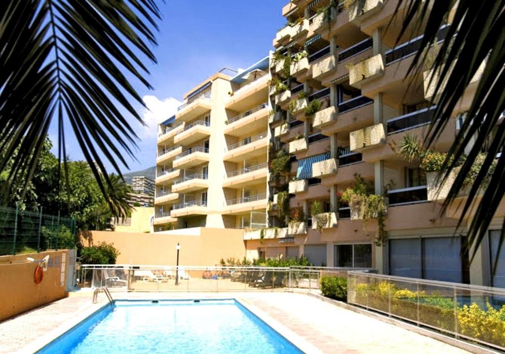 Studio dans résidence avec piscine à 50m de la mer - 1