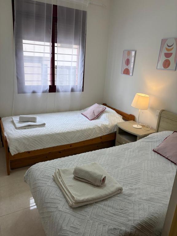 Apartamento "Bella Bahía" - over 30 years old & Families - Swimming Pool - Parking - Tranquility - Good Conections - 4