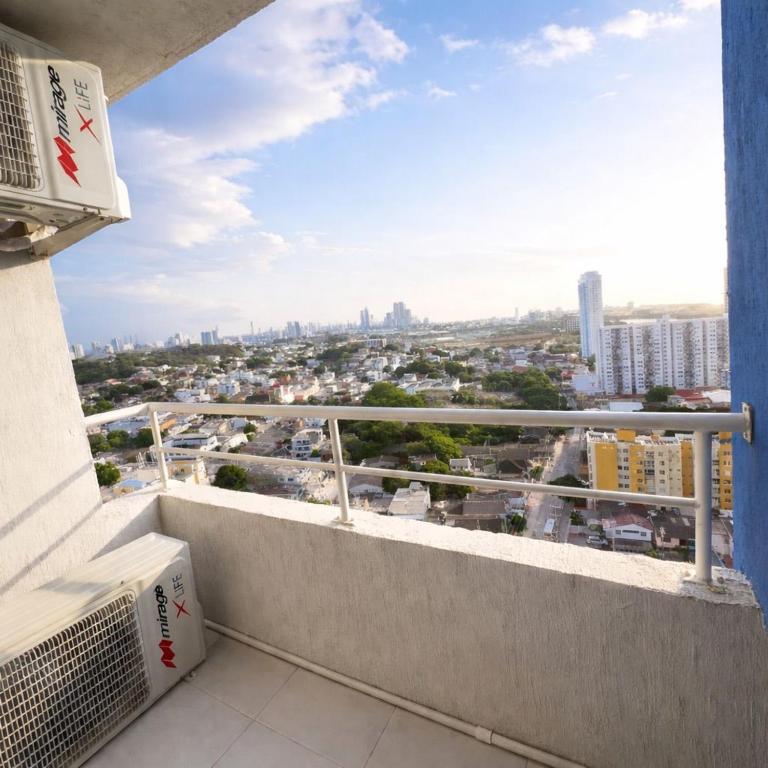 Apartamento Torre Prime con piscina y vistas al centro histórico - 3