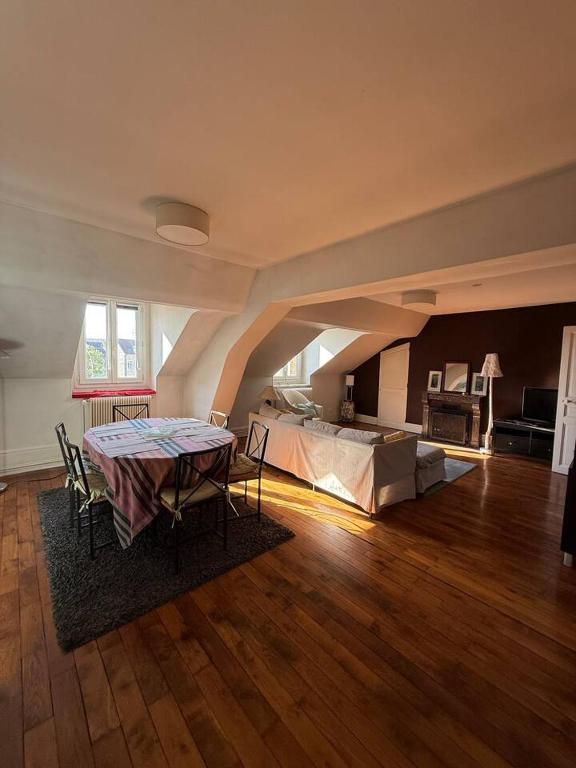 Le Drapeau Dijon-107m²-Spacieux-Tram-6 couchages - 1