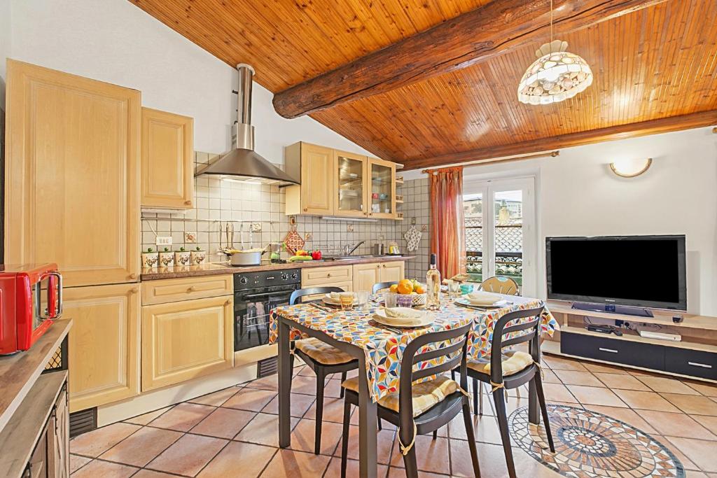 Le Suquet Apartment - Cannes Old Town - Happy Rentals - 3