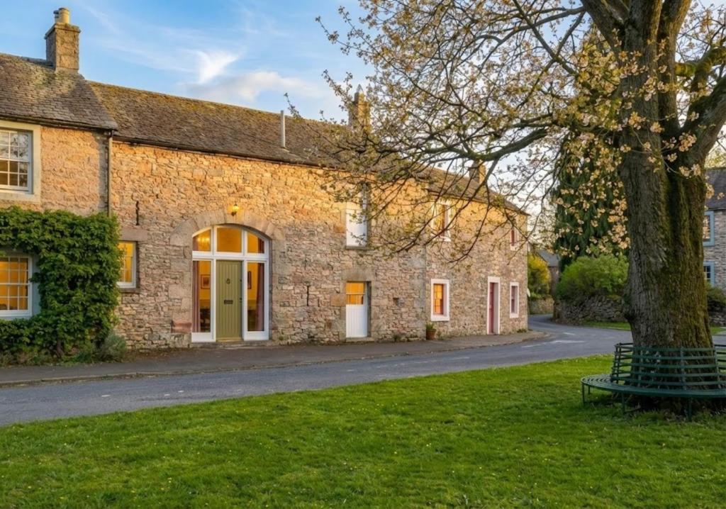 Maple Cottage, Great Strickland - pet-friendly stay