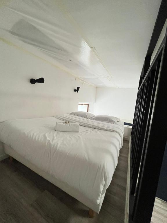 Studio spacieux avec mezzanine - Canal St Martin - 3