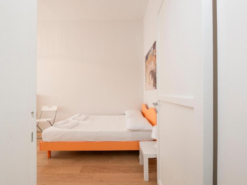 M2 Stylish apartment within walking distance of the Navigli district - 3