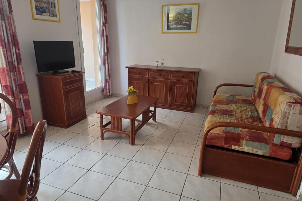 Air-conditioned apartment with pool near the cove - 1