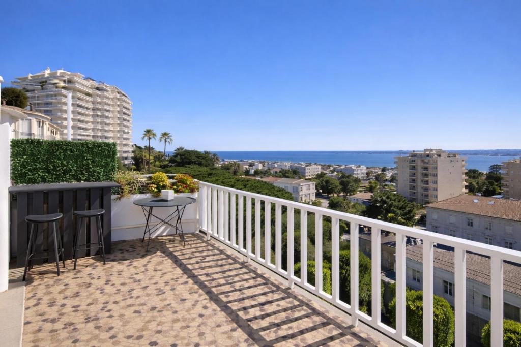 Sea view Luxury apartment pointe croisette - 3