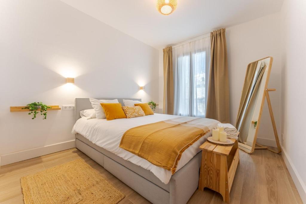 Penthouse with Terrace & Sea Views - City Center - AC - 2
