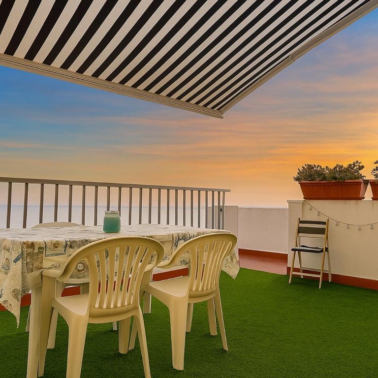 Cap Salou Beach - Sea View - Pool - AC - Parking - 2