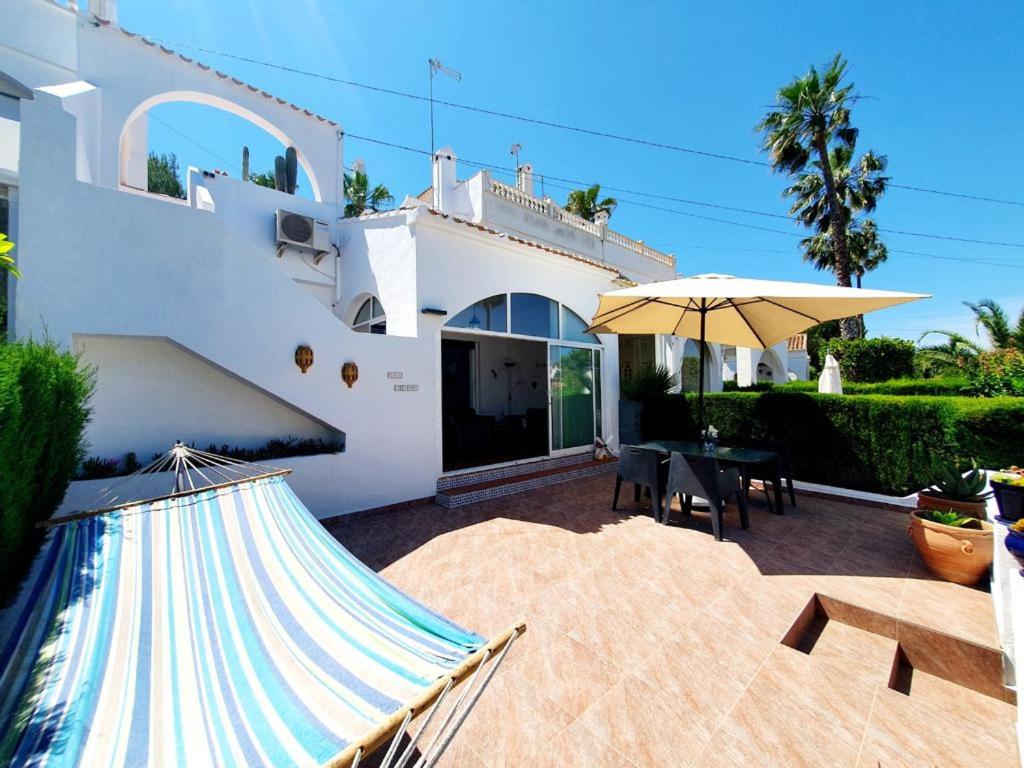 Évasion en famille à Orihuela Costa - Bungalow spacieux avec terrasses et vue sur piscine - 2
