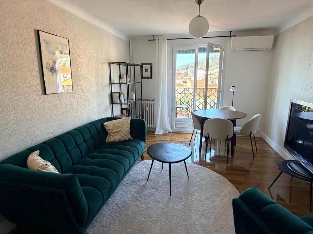 Appartement lumineux-balcon-vue mer-5 mn plage - 2