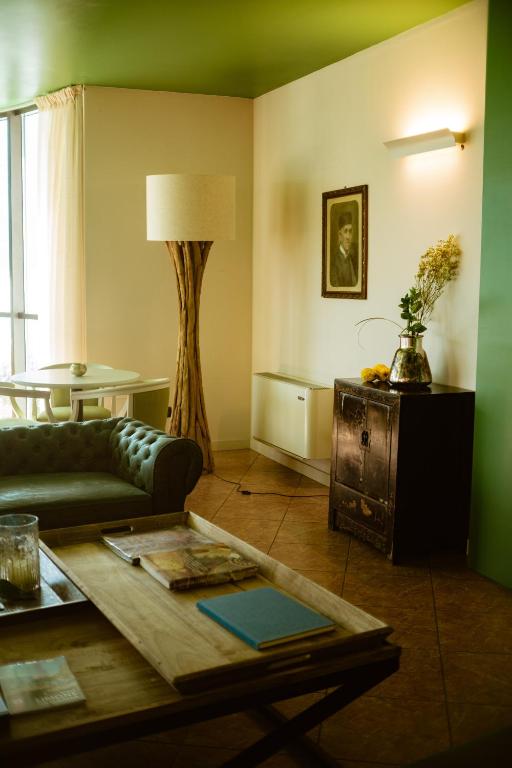 Hotel Mercedes — Hotel rooms in Limone sul Garda, Lombardy