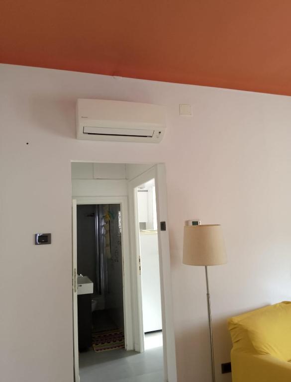 Charming 2-Bedroom Apartment in the Heart of Genova - 2