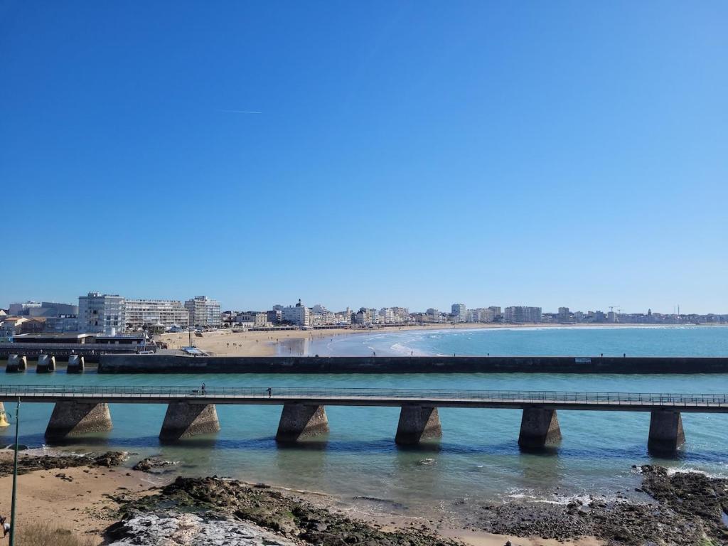 Vue sur la baie des Sables - 3