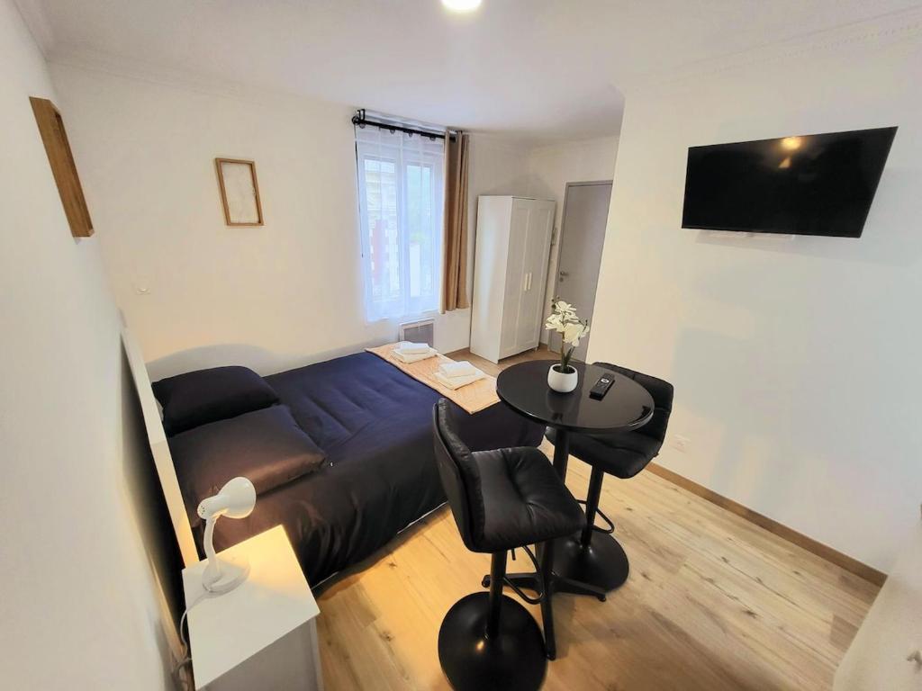 Ribère 4 Studio with balcony, central, quiet - 4