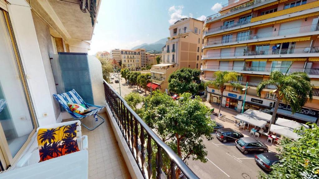 39PP - Agréable 2P plein centre de Menton avec balcon - 1