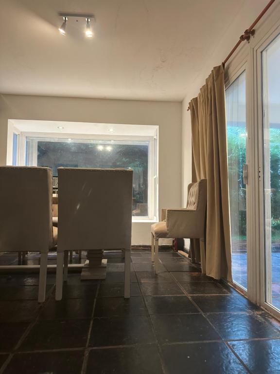 Hermosa casa - 4