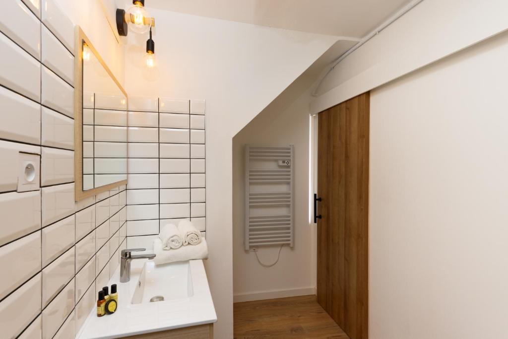 Beautiful renovated studio Modern - 5