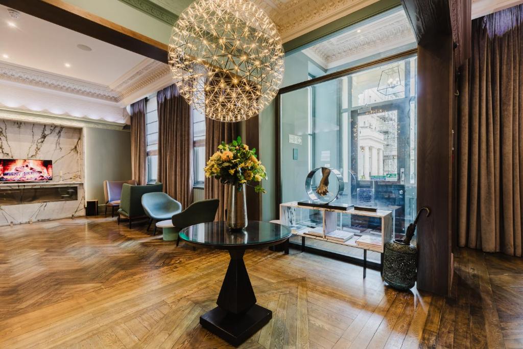 Signature Townhouse London Hyde Park