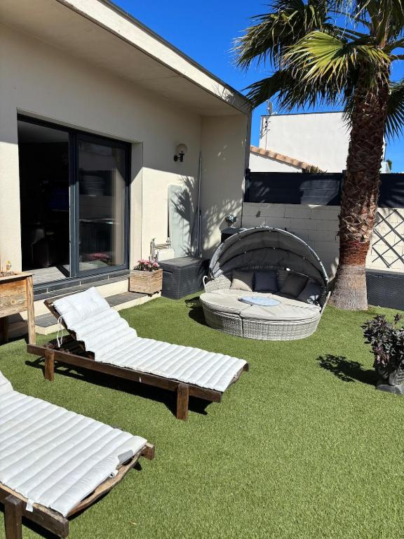 Villa avec trois chambres, piscine et parking - 2